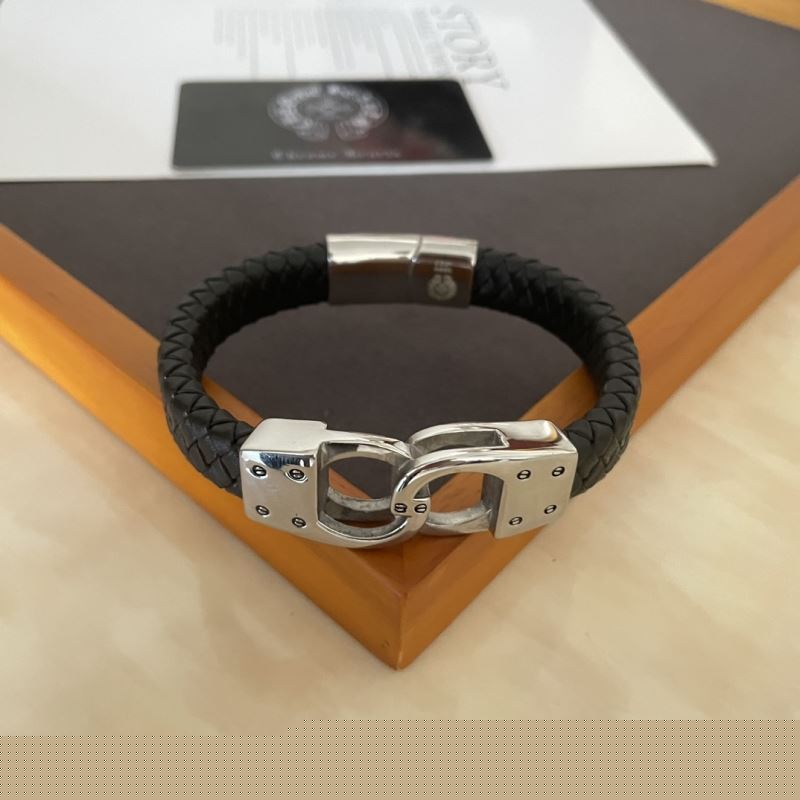 Ch**me He**ts bracelets